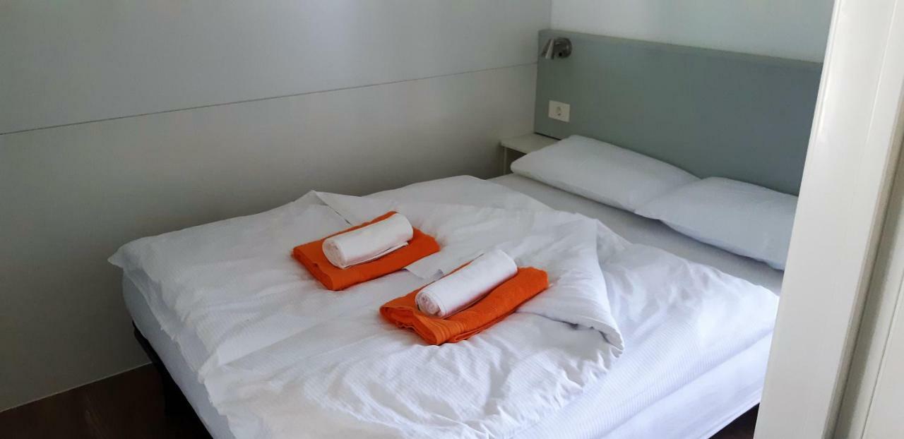 Mobile Homes And Apartment - Terme Catez Catez ob Savi Dış mekan fotoğraf