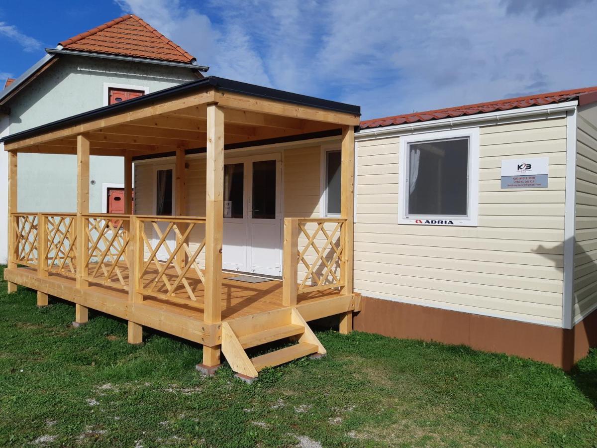 Mobile Homes And Apartment - Terme Catez Catez ob Savi Dış mekan fotoğraf